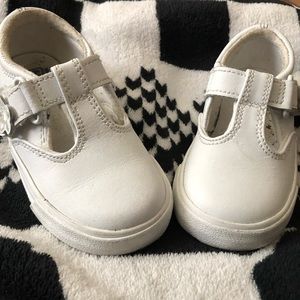 keds daphne t-strap sneaker